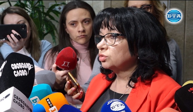 Причината внасянето на бюджета да бъде отложено със седмица е ангажимент на България да изготви структурно-фискален план, обясни финансовият министър