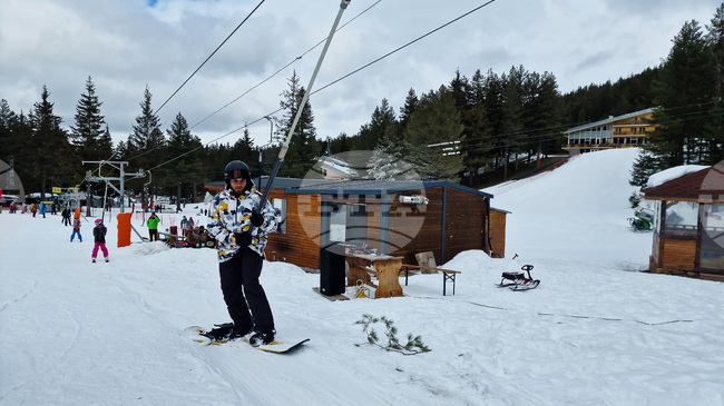 С музикална програма, огнено шоу и обявяване на нова екологична инициатива курортен комплекс Мальовица открива зимния сезон
