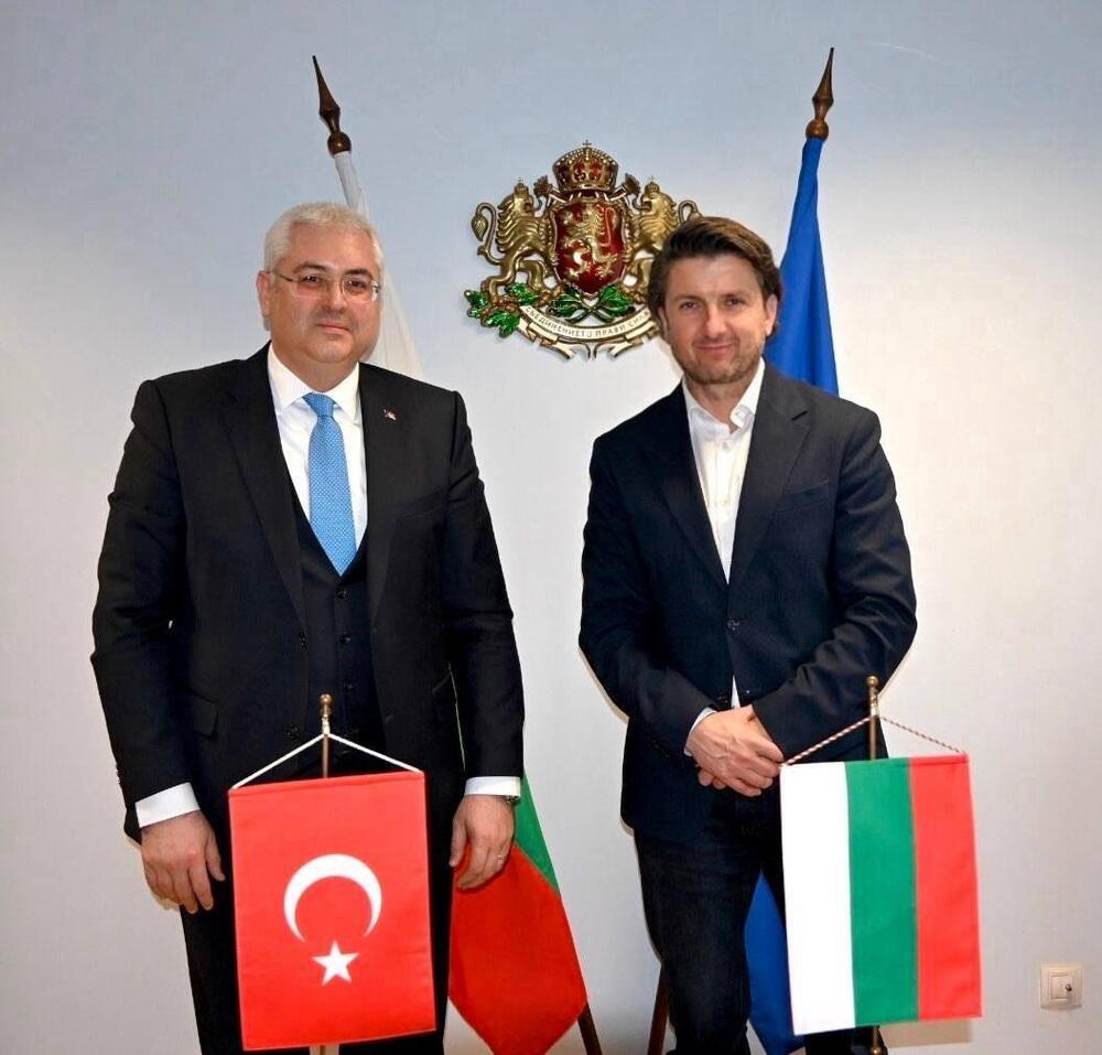 Турската страна е изразила желание за допълнително облекчаване на процедурите за издаване на визи, съобщи Министерството на туризма