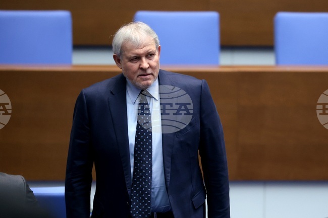 Навършват се 35 години от подпалването на Партийния дом, с документите изгоря истината за много хора и събития, коментира Румен Христов