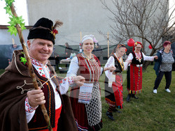 Село Тополи - Трифон Зарезан