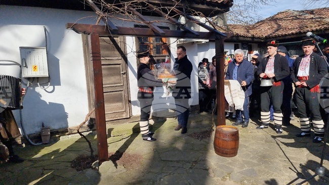 Изключително плодородна година пожела на лозарите кметът на Добрич Йордан Йорданов