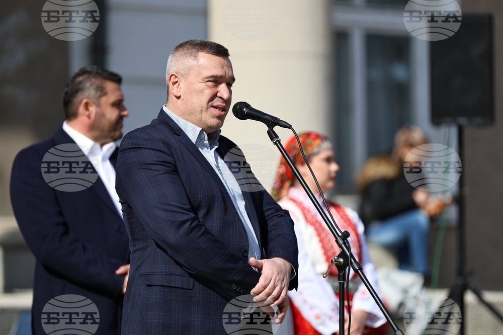 В ход е написването на законопроект, свързан със скъсяване на веригата на доставки, каза министър Георги Тахов