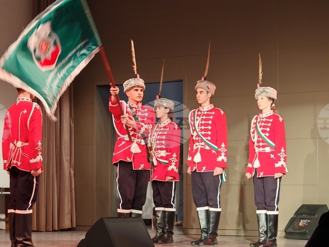 Денис Иванов е новият командир на 14-ти Ученически гвардейски отряд 