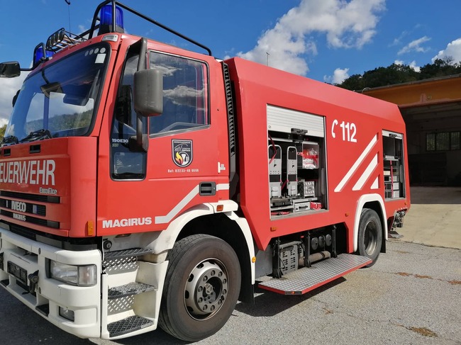 Пожарникари спасиха дете и котка от горяща къща в Нова Загора