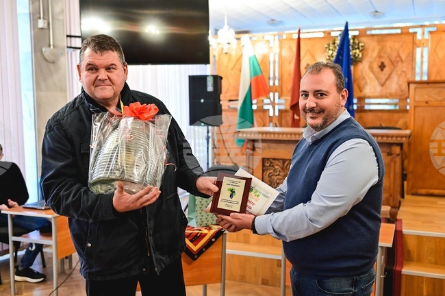 Марин Милев отново стана "цар на виното" в Червен бряг