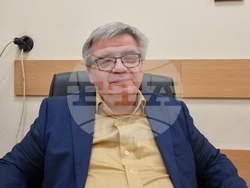 Ловеч - Езикова гимназия - годишнина - Иво Райнов