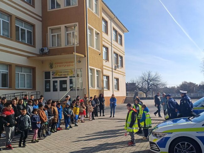 Открит урок по безопасност на движението се състоя в казанлъшкото село Овощник