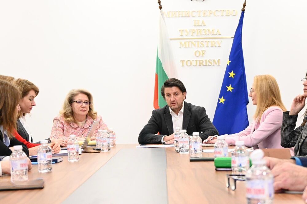 Предстои изготвяне на нова рекламна визия и кампания с конкурентните предимства на България в медицинския туризъм, съобщи ресорното ведомството