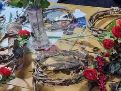 Майсторски клас по изработване на венци се състоя в Твърдица, Молдова, в навечерието на Трифон Зарезан