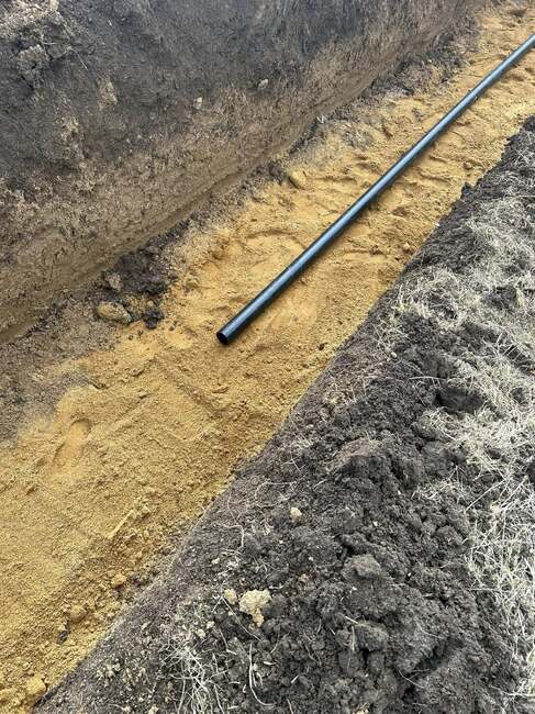 Община Перник спря изграждането на водопровод от село Драгичево до бензиностанция на автомагистрала „Струма“, съобщи кметът Виктор Викторов