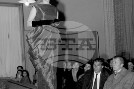 Модно ревю от 1958 година