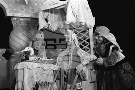 Представяне на пиесата „По заповед на щуката“ в столичния куклен театър през 1954 г.