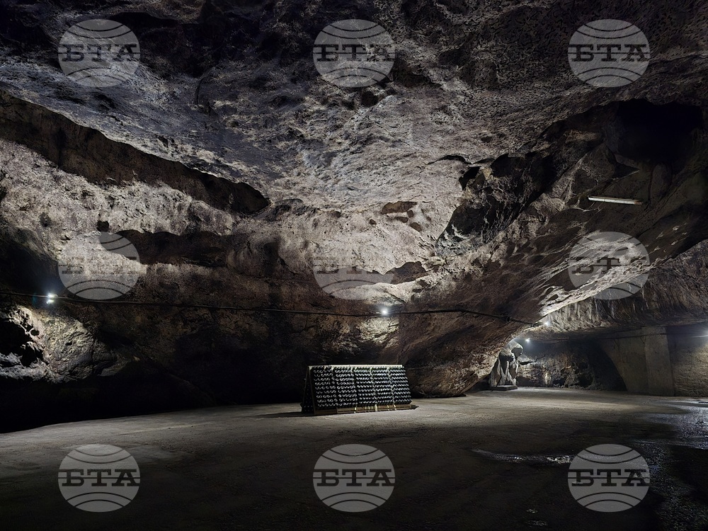 Село Рабиша - вино - Трифон Зарезан - пещера Магура - зарязване