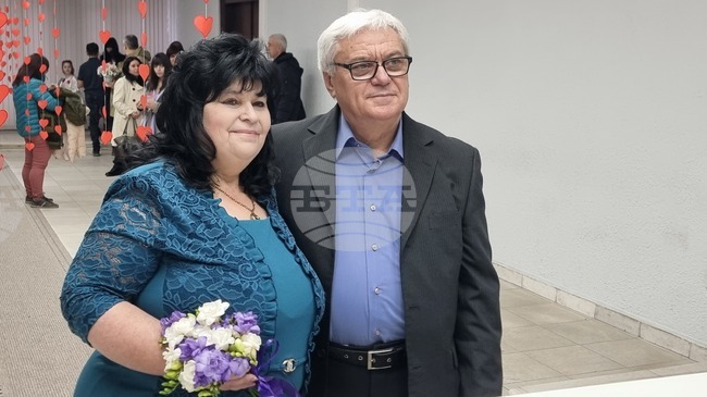 В Деня на влюбените двойка от Добрич сключи брак след 25 години съвместен живот