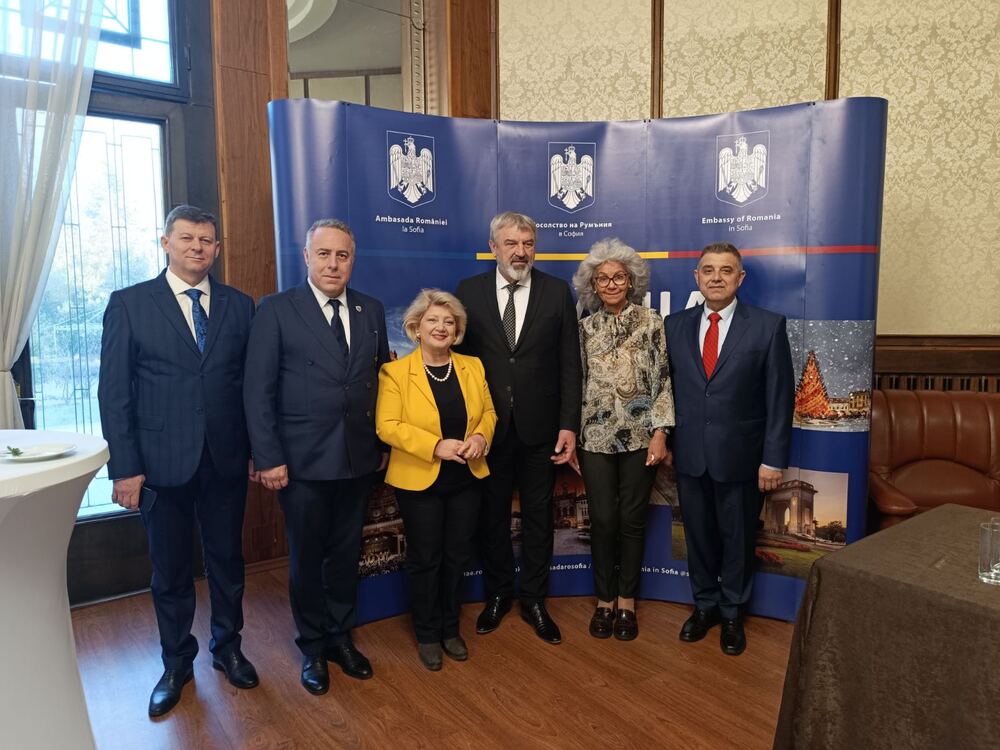 Заместник-кметът на Русе Димитър Недев уважи церемонията по удостояване на Лили Ганчева със званието „офицер“