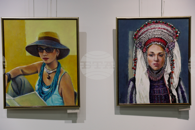  Градската художествена галерия – Благоевград представи изложба "За любовта и виното"