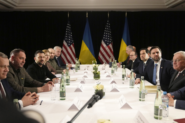 Джей Ди Ванс призова за "траен мир", а украинският президент Зеленски поиска гаранции за сигурност
