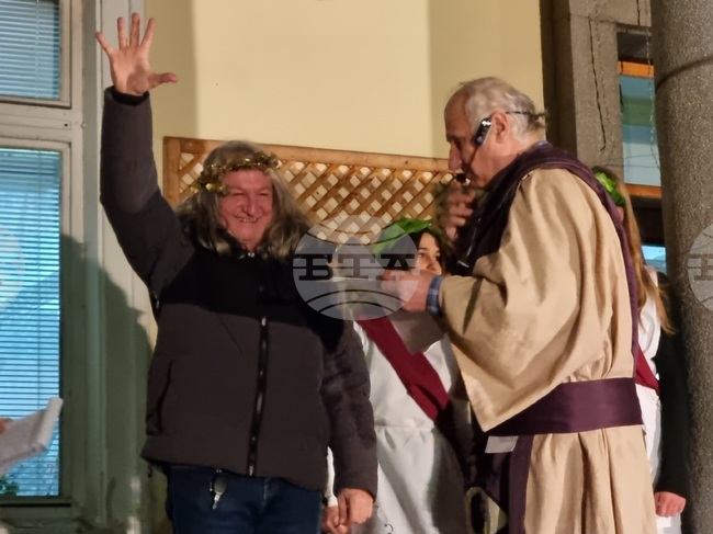 Антоний Желев бе избран за Цар на лозарите на празника на виното и любовта в Кърджали