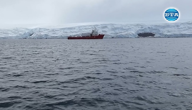 С помощта на лабораторията EnduroSat на борда на НИК 421 бяха обсъдени възможностите за преминаване през пролива Дрейк на път към дома