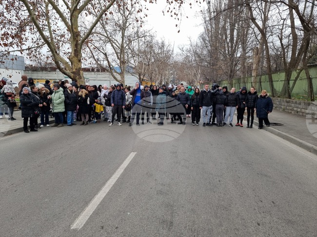 Граждани се събраха в Русе в подкрепа на тежко пострадалата при катастрофа жена