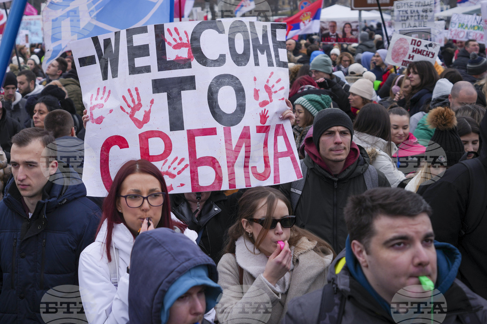Студенти в Сърбия подкрепиха уволнен синдикален лидер, но после напуснаха протеста