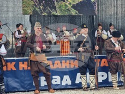 Априлци - Празник на сланината и греяната ракия