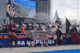 Априлци - Празник на сланината и греяната ракия