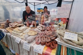 Априлци - Празник на сланината и греяната ракия