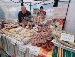 Априлци - Празник на сланината и греяната ракия