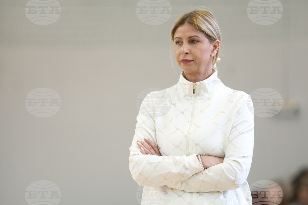 Треньорът на ансамбъла Весела Димитрова: "Доста оптимистично съм настроена, защото момичета са с позитивни характери и същевременно много силни"