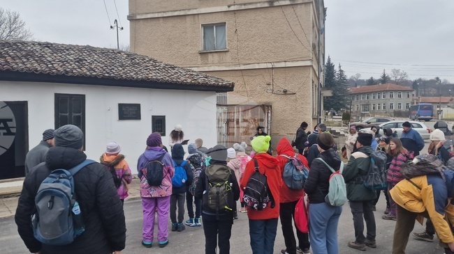 С поход до Комитетската къща в Пороище туристи от „Буйна гора“ в Разград ще се преклонят пред делото и паметта на Левски