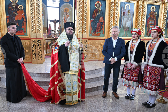 Новият видински митрополит Пахомий беше посрещнат в храма „Свети Дух“ в Монтана