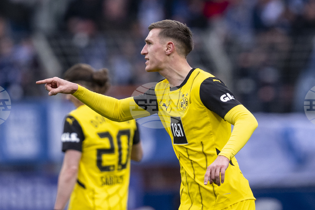 Ръководството на Борусия Дортмунд иска да удължи договора на защитника Нико Шлотербек