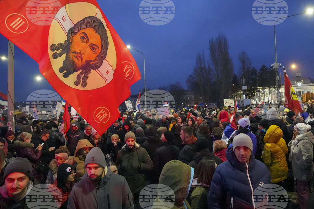 Приближава ли се към кулминация политическата криза в Сърбия?