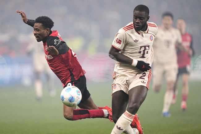 Дайо Упамекано се е превърнал в лидер на Байерн, смята спортният директор на клуба Кристоф Фройнд