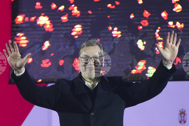 Сръбският президент Александър Вучич се извини, след като обиди журналист, който отразяваше 18-часовата блокада в Ниш