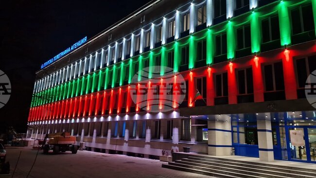 БТА обнови фасадата на сградата си и осигури достъпна среда