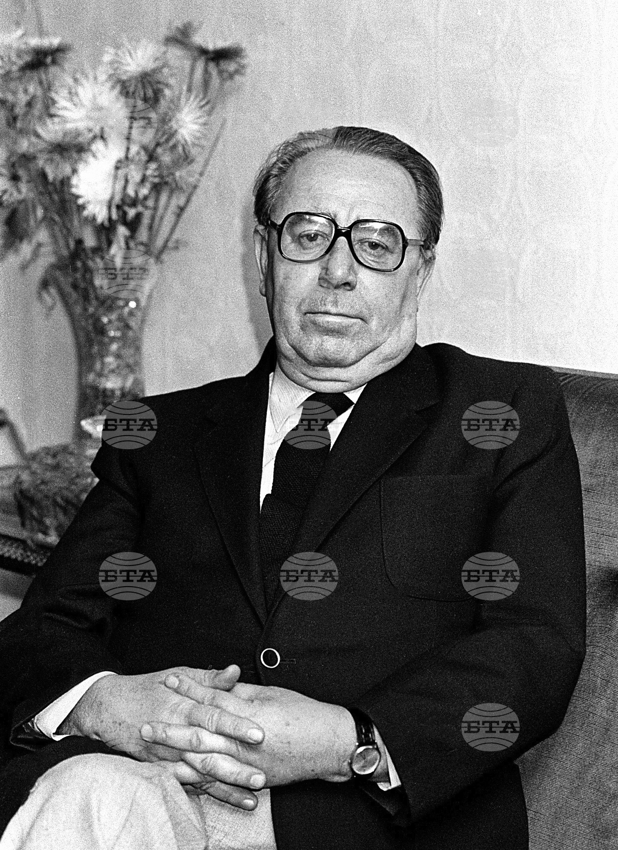 Богомил Нонев - журналист, литературен критик, писател и дипломат