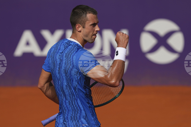 Ласло Джере се наложи над шампиона от миналата година Себастиан Баес и взе титлата на турнора по тенис в Сантиаго