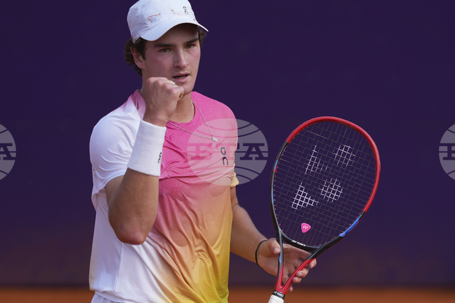 18-годишният бразилец Жоао Фонсека се класира за финала на турнира по тенис в Буенос Айрес