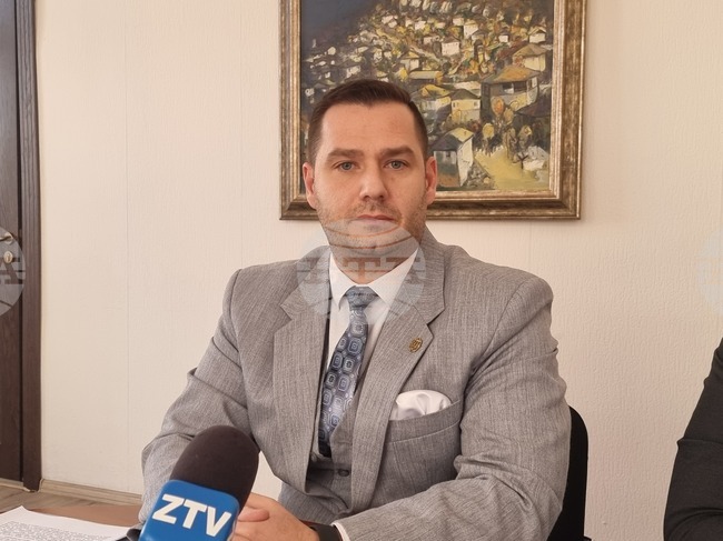 Община Ловеч все още не е получила средства по Инвестиционната програма за общински проекти, каза зам.-кметът Цветелин Винчев