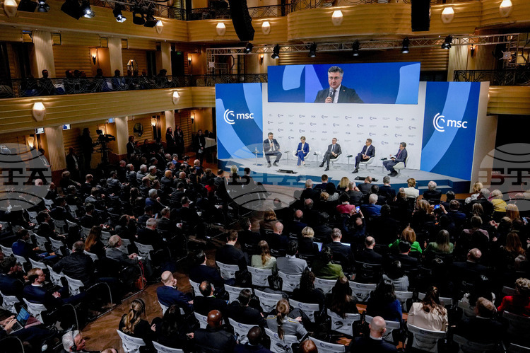 Десетки хиляди демонстранти се очаква да се съберат в баварската