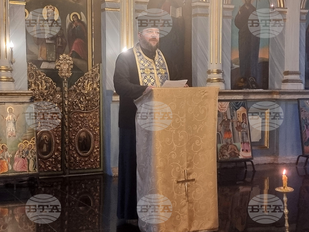 Плевен - храм "Света Параскева" - неделна служба