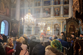 Плевен - храм "Света Параскева" - неделна служба