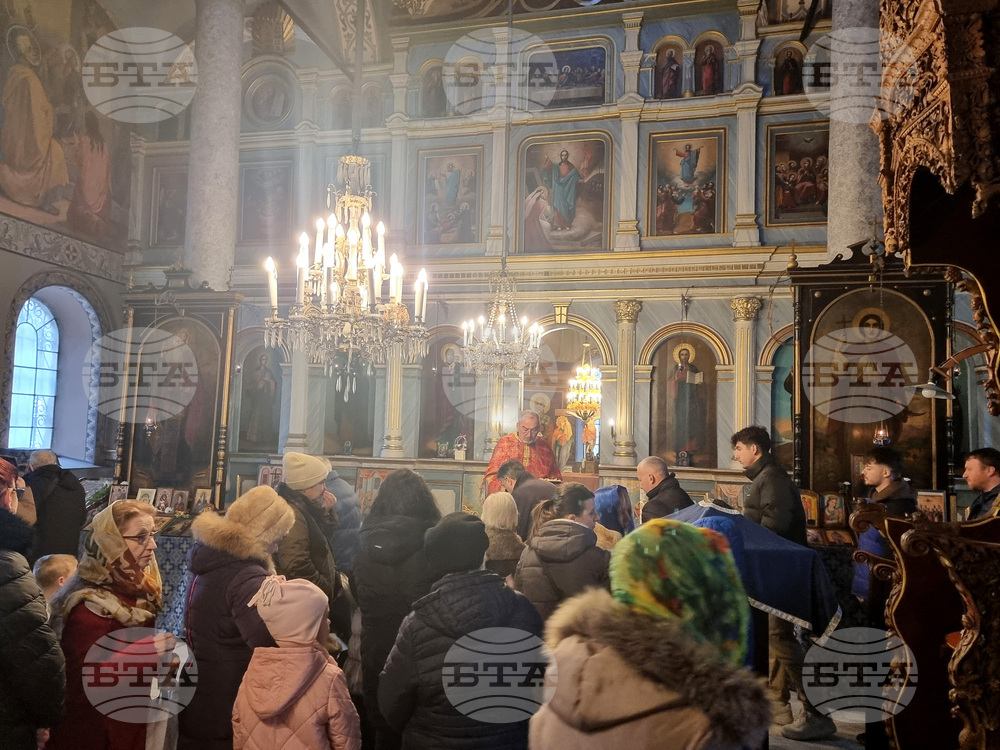 Плевен - храм "Света Параскева" - неделна служба