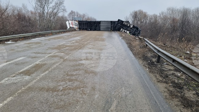Пиян шофьор блокира движението по пътя между Видин и село Рупци с товарна композиция