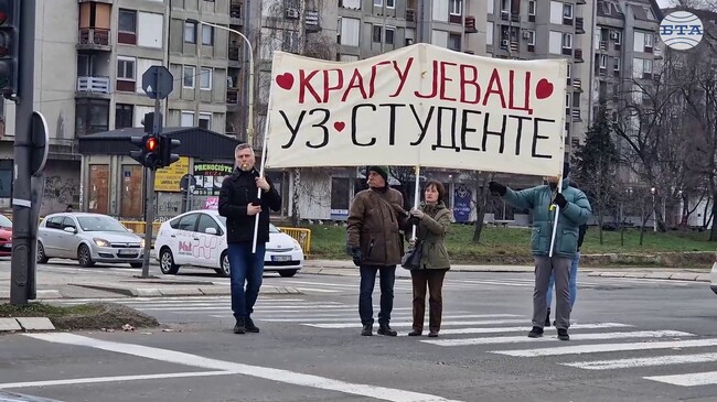 Приключи 15-часовата блокада на сръбския град Крагуевац