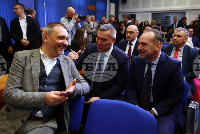 Използваме икономическата информация на БТА и никога не поставяме под съмнение числата в нея, каза председателят на БСК Добри Митрев