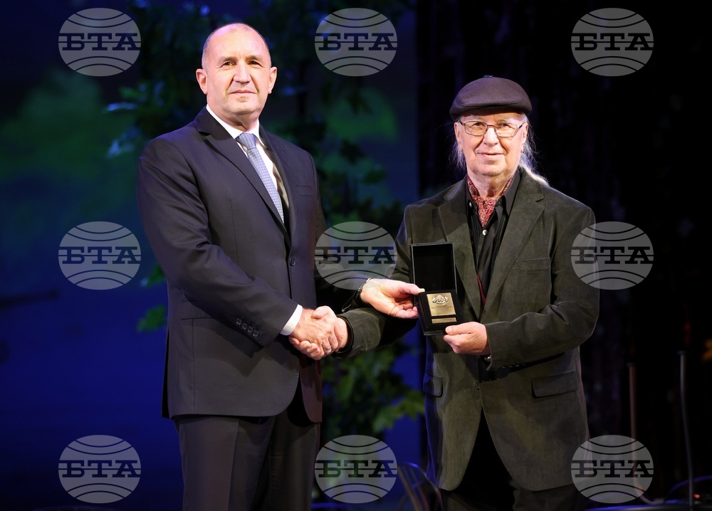 President Radev Presents Composer Stefan Diomov with Head of State's Honorary Sign
